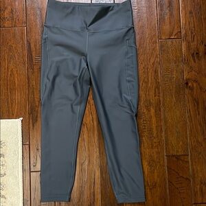 Athleta interval stash 7/8 Eden color High-Waisted Leggings